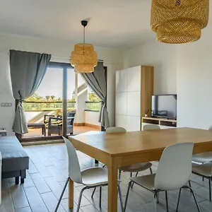 Modern In Residential Complex With Pools Apartamento